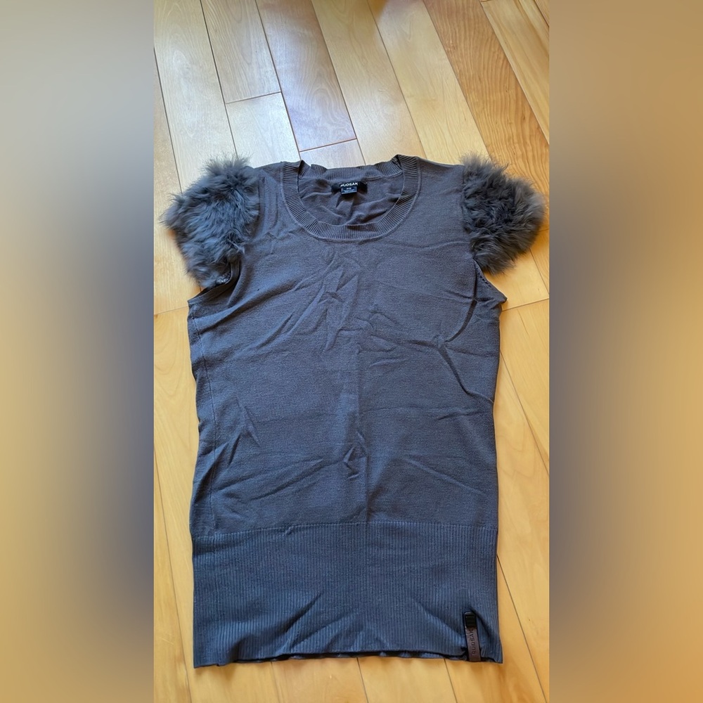Rudsak Chic Grey Top with Fur Sleeves small